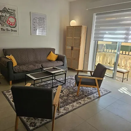 Bright & Spacious *
