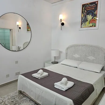 Town Centre Bright & Spacious Apt Apartment Ghajnsielem