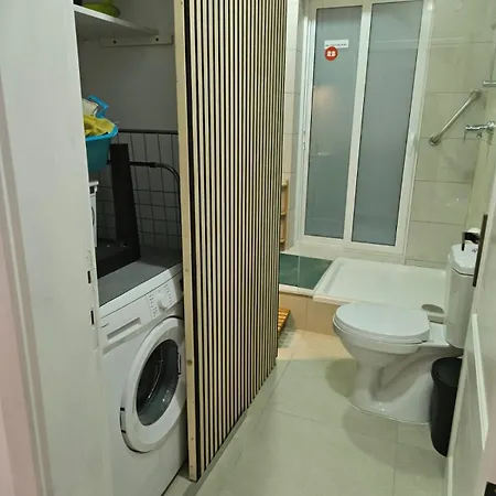 Bright & Spacious דירה